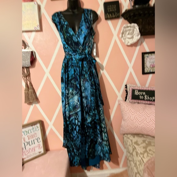 Tahari Jade Animal Wave Color Maxi Dress - Picture 13 of 13